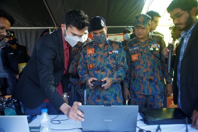agnii_goi's tweet photo. During the Field Technology Showcase, fully autonomous surveillance drones with high-end electro-optical &amp; infra-red cameras capable of 40x optical zoom were demonstrated with Command-and-Control centres for intelligence on disaster preparedness and effective response &amp; recovery. https://t.co/7GrvRt8gqG