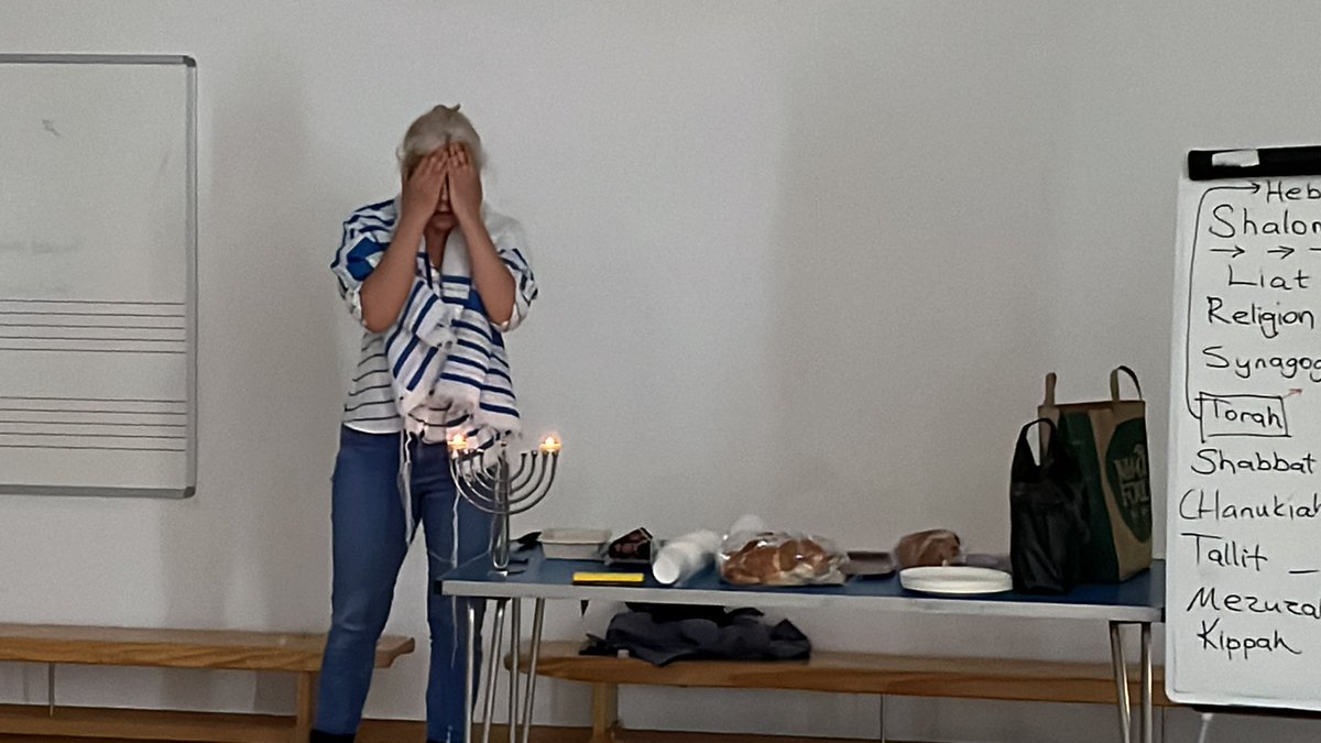 RPPS_LowerS's tweet image. Last week Year 1 were very lucky to be visited by a rabbi to teach us about Judaism and the Shabbat celebration (don’t worry it was grape juice not wine!) #religiouseducation #challahbread