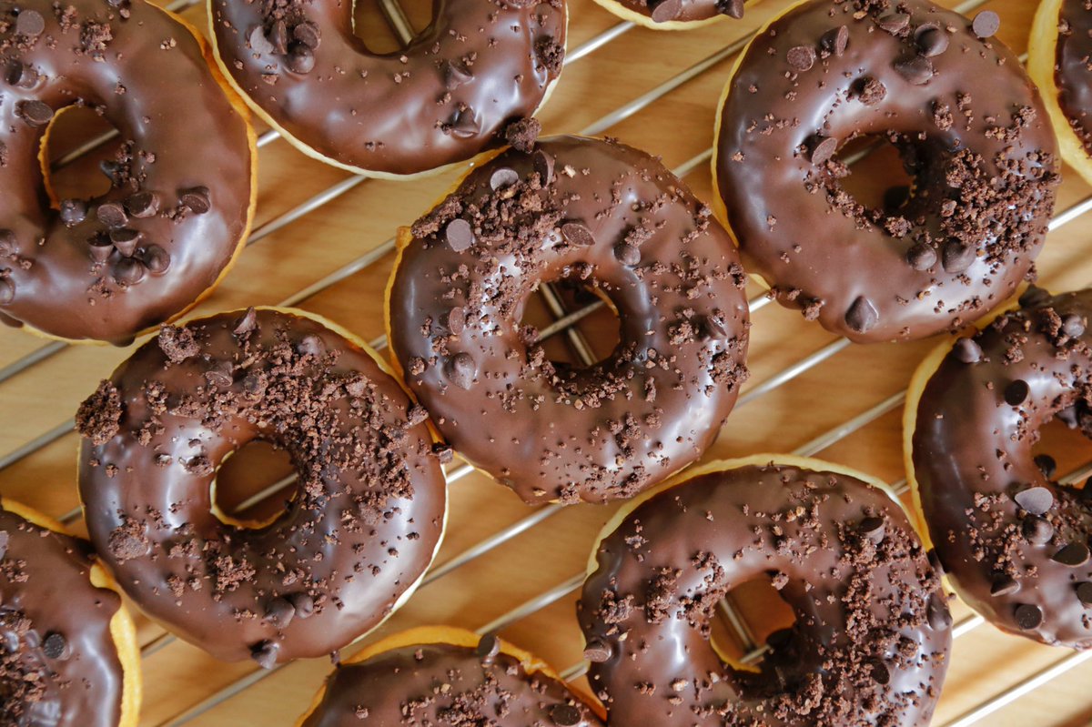 This is not a drill! On June 3, get half dozen Chocolate Donuts for P250 only!

To place an order, call 0917 859 9521. Prior reservation is required.