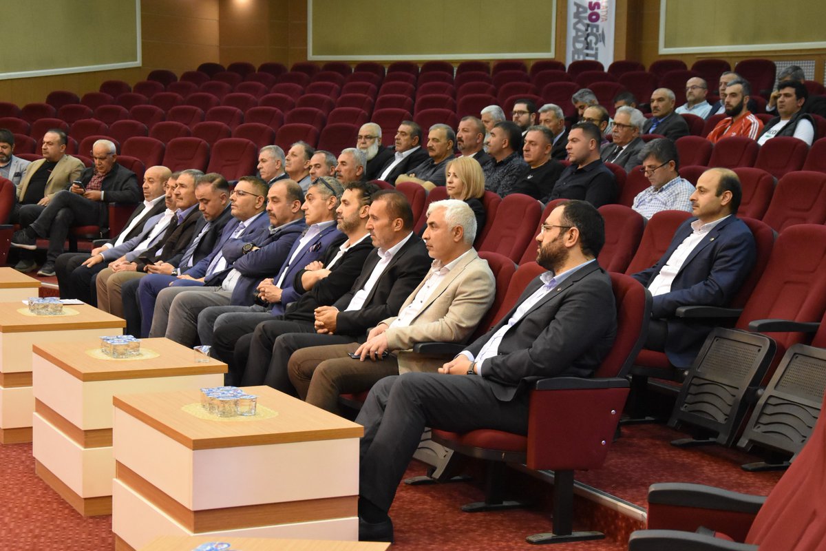 🟪Odamızın Mayıs ayı Meclis Toplantısını bugün gerçekleştirildi. 

Meclis toplantımızda #SigortaHaftası sebebiyle, sektörde 25 yılı geride bırakan üyelerimize plaketleri takdim edildi.

<a href="/TOBBiletisim/">TOBB</a> #Malatya