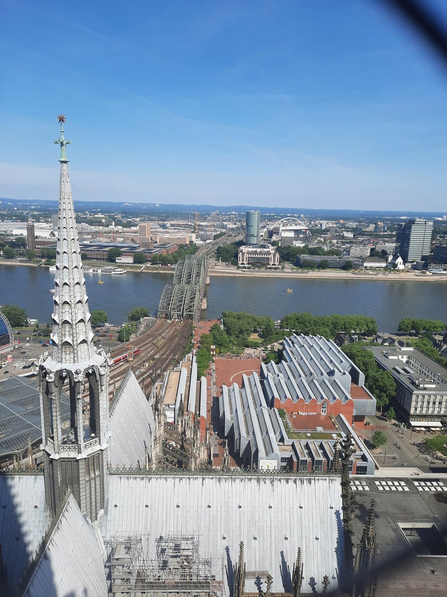 JR141520's tweet photo. Der fantastische Blick vom Kölner Dom über Köln. https://t.co/rli6agjlDU