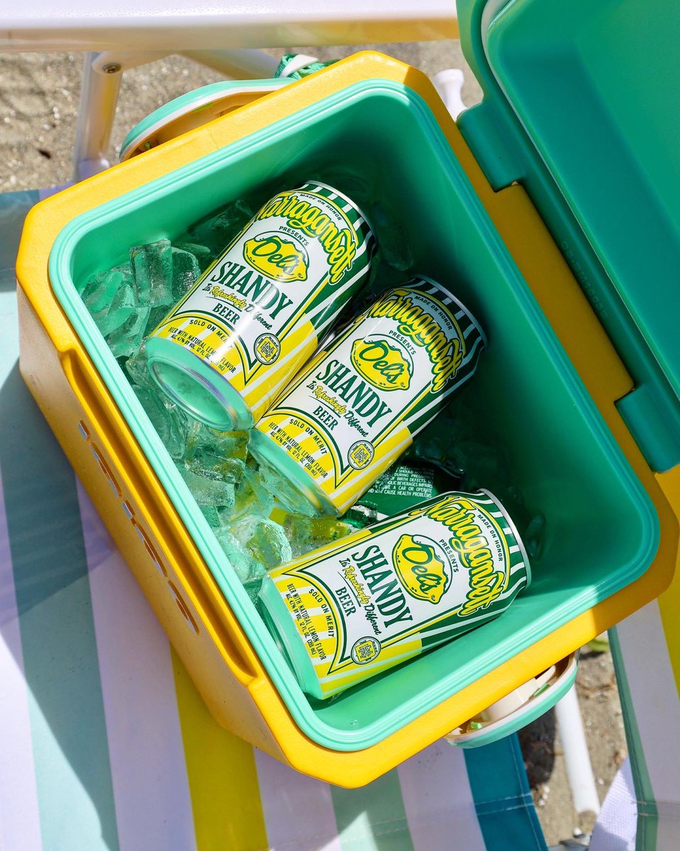 Gansettbeer's tweet image. 🍋GIVEAWAY🍋 Round Two Anyone? Del’s Shandy is sending you back to the beach prepared this summer! Winner will get Igloo Cooler, Beach Chair, Matouk Beach Towel, One Case of Shandy, Sunbum Sunscreen and Season Pass to your favorite public beach!

RT to win, must be following!