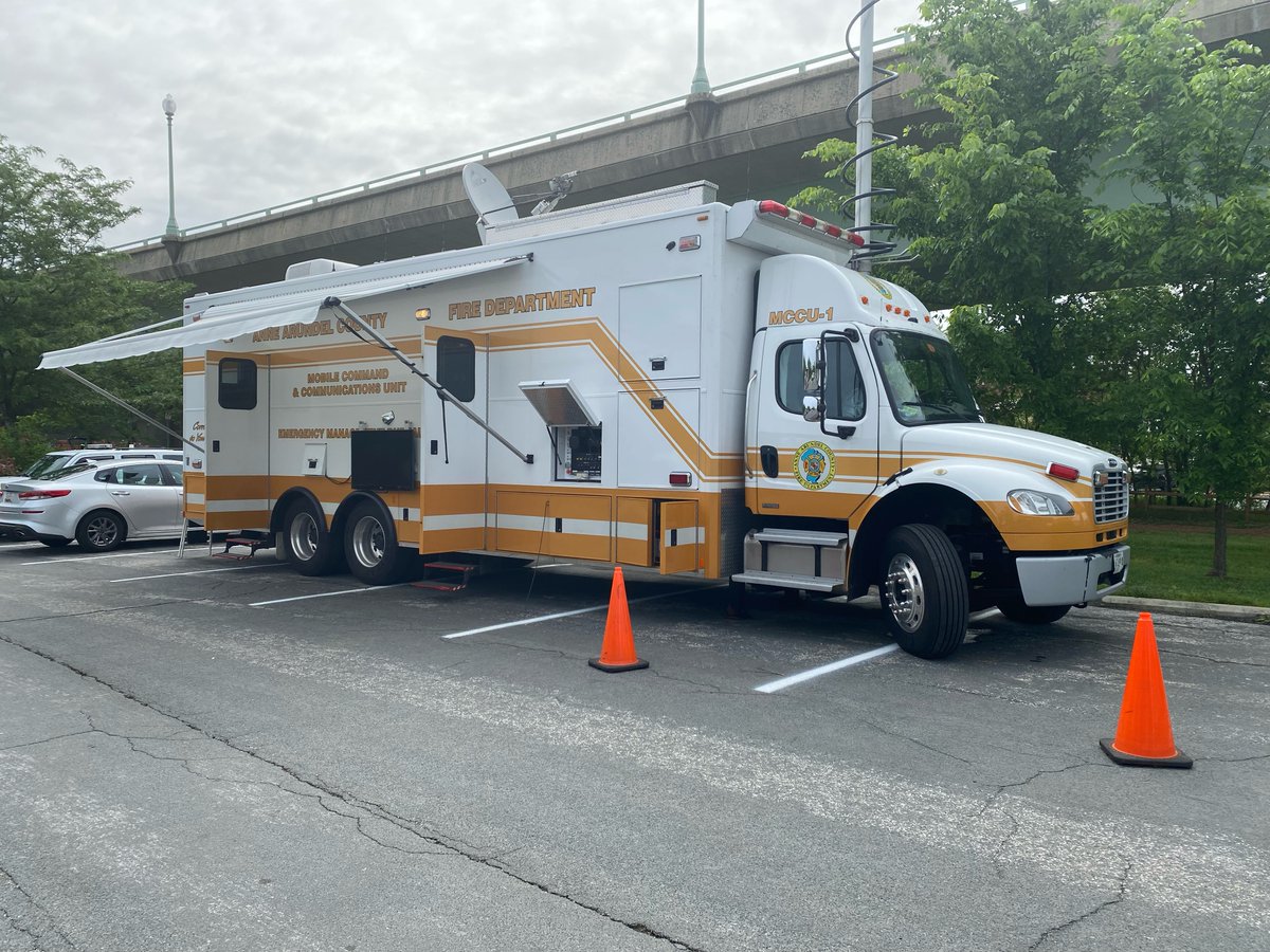 PeakeConnect's tweet photo. PEAKE is supporting our friends at @AACO_OEM during their deployment for the @BlueAngels.  The best day in #Annapolis!  

#blueangels #annapolis #emergencymanagement #prosupport #peake https://t.co/UvD1p25Dvl