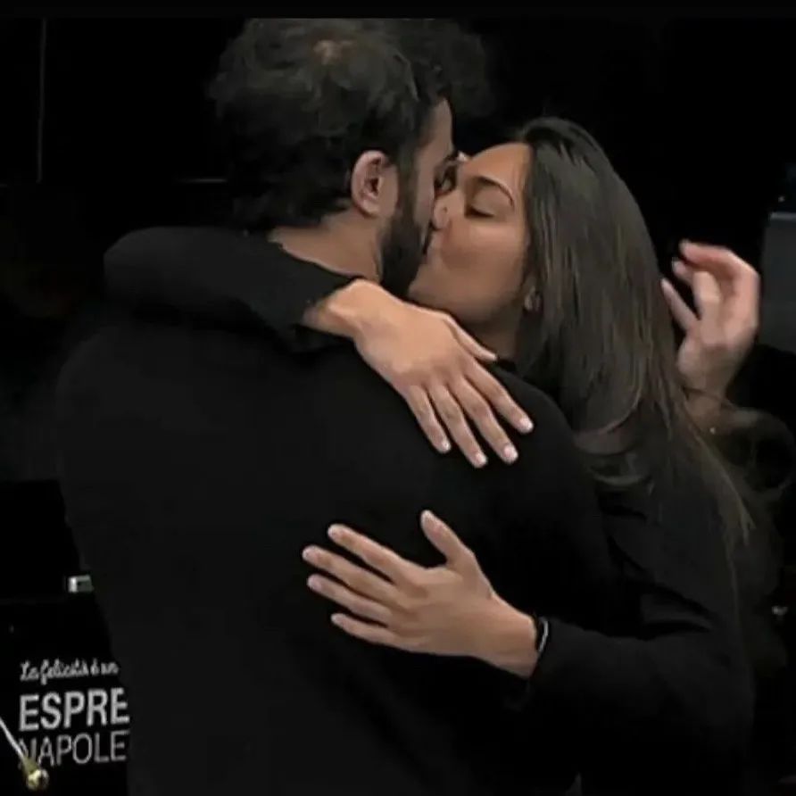 robertomanzi9's tweet photo. Questo è quello che succede quando si incontrano loro il sangue napoletano ha colpito ancora una volta ❤️❤️#Gianfede @giammy30685  @FedericaCalemme https://t.co/ubM9tzsSbR
