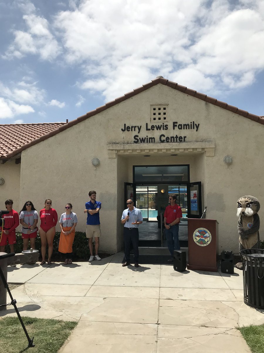KPSanBernardino's tweet photo. Last Saturday we partnered with the City of San Bernardino and supported to kick off to summer with a grant of $59,500 to #OperationSplash! 

This year, we are happy to present a grant for $59,500. This grant will be funded over 18 months to cover two summers.

#kp #proudtobesbc https://t.co/fMzQvmBNhj