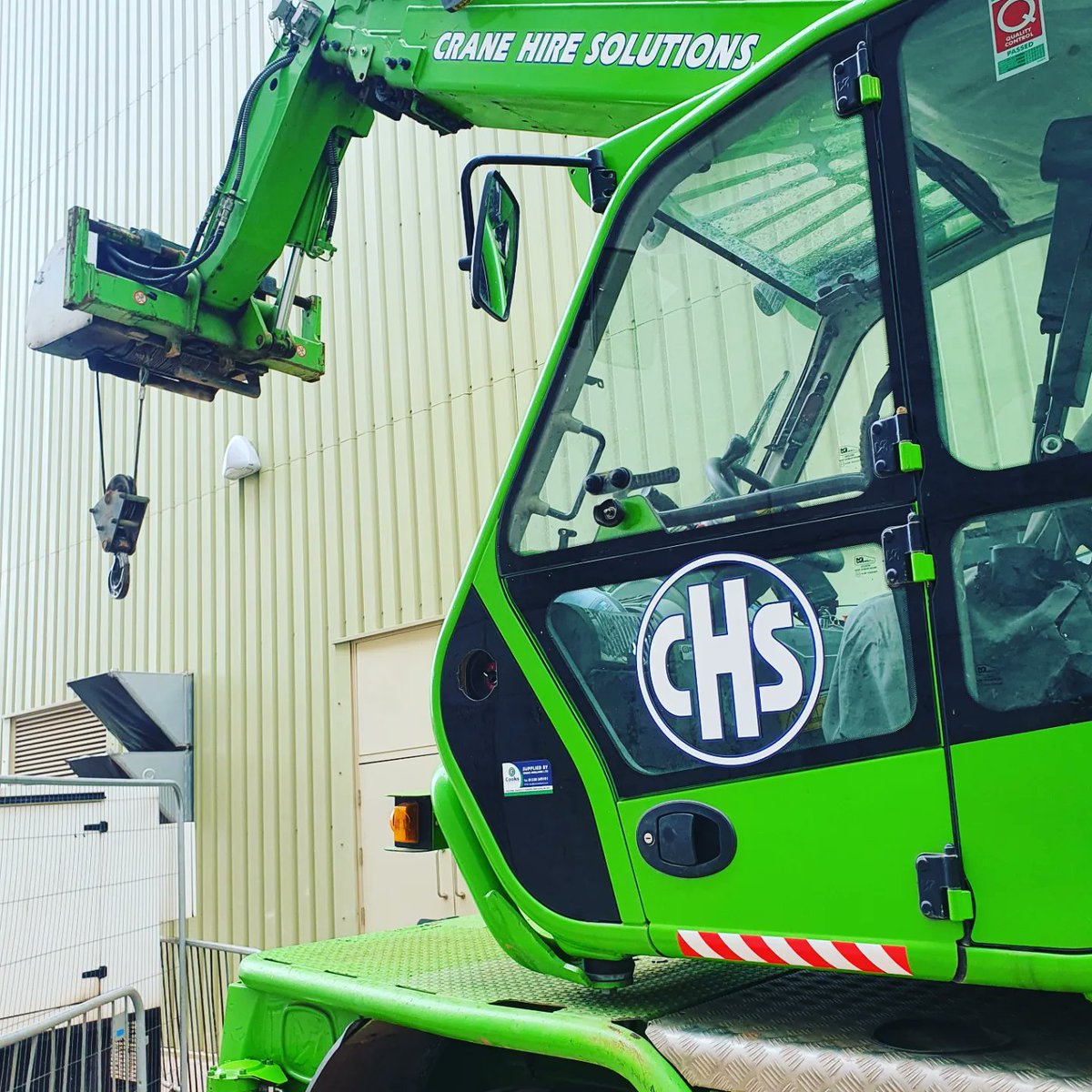 Crane hire solutions tweet media