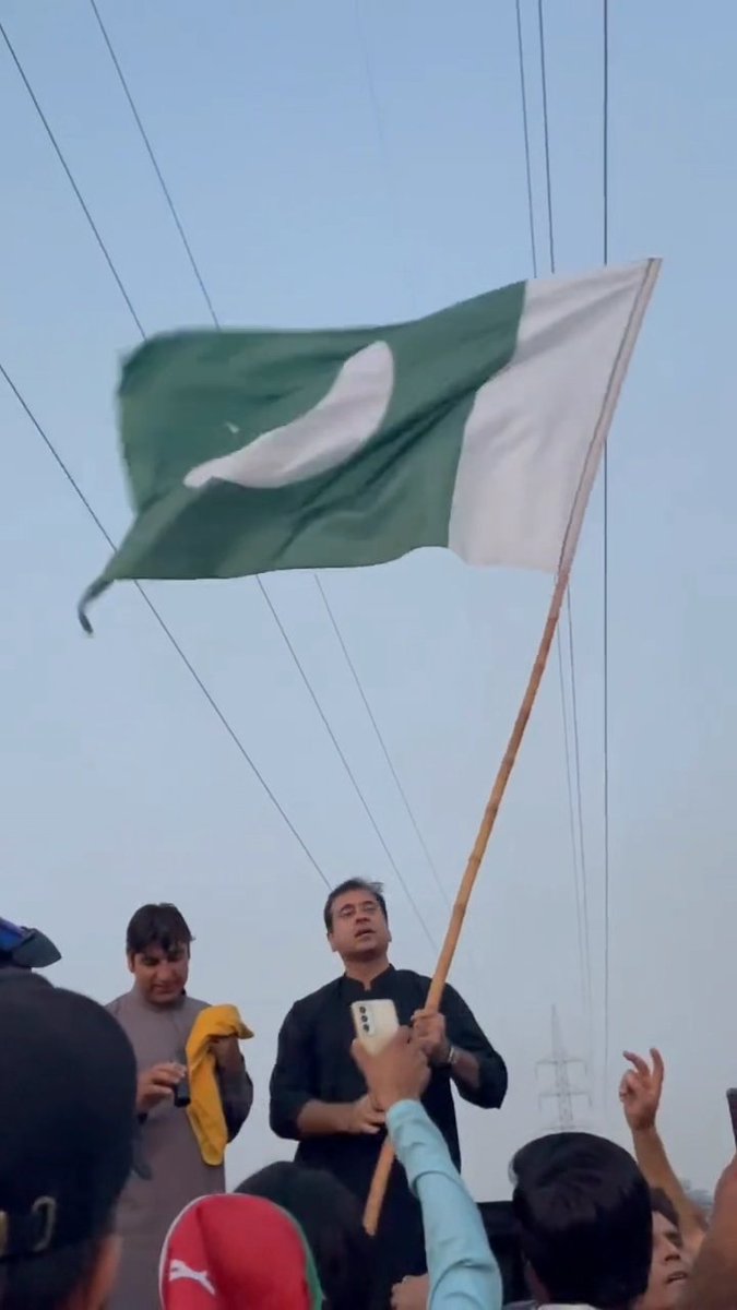 یہ سیاست نہیں جہاد ہے۔۔
احتجاج نہیں انقلاب ہے۔۔
جو بھی نکل سکتا ہے ضرور نکلے
پاکستان۔کی خاطر
#حقیقی_آزادی_مارچ