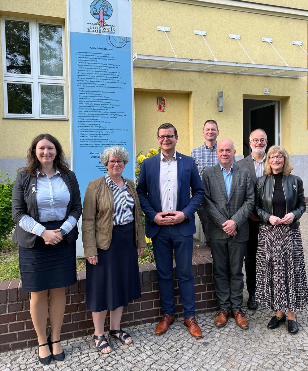 ThomasRieke_EU's tweet photo. Auf eine gute Zusammenarbeit im neuen Vorstand des KV Magdeburg der @EuropaUnionDE: Vors. Jan Braunsberger @JB_CDU., Stv. Kerstin Mogdans, Schatzm. @DanielAdler218, Schriftf. I. Kleinwächter, Beisitzer: K. Braunsberger-Reinhold (MdEP) @kbr_europa, @AnneKeding (MdL), Th. Rieke https://t.co/12HRioqqRP