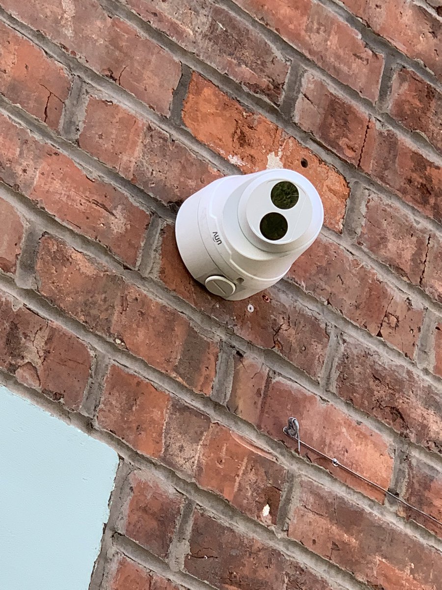 EaiLtd's tweet photo. 5x point wifi system installed and configured, 4x cam ip kit, ring doorbell,full days graft, happy customer 👌🏻 https://t.co/GSGcrxVoxn