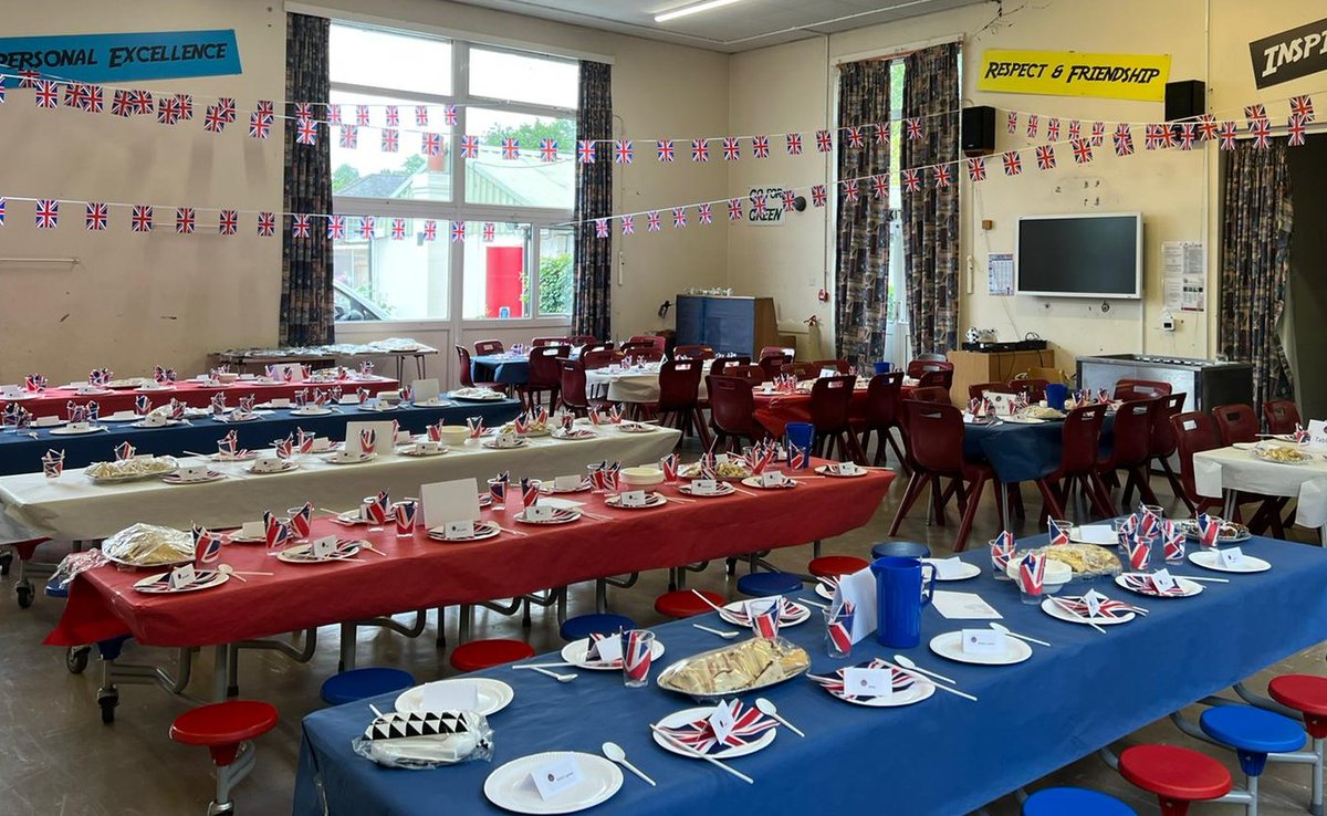 Headteacher tweet media