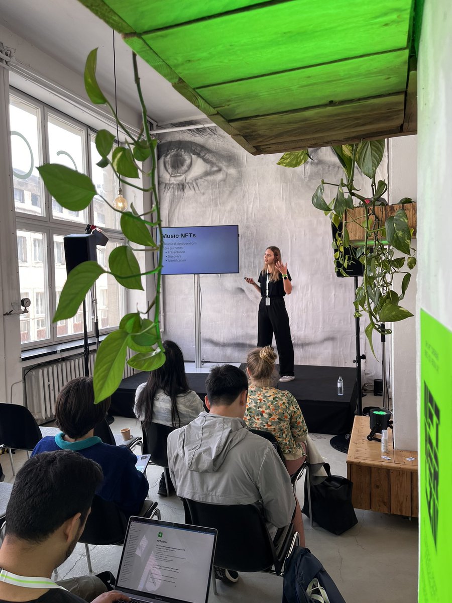 Maecenatis_AX's tweet photo. Web 3 is giving us the chance to meet a lot of beautiful people, artists, and souls 🌅

Our journey has just begun 🌱✨

#NFTBERLIN2022 https://t.co/PwwFBbCfYE