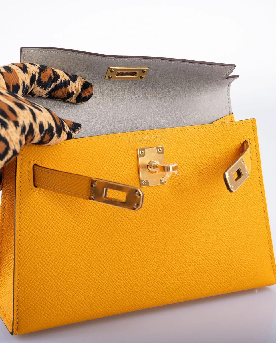 JaneFinds tweet media