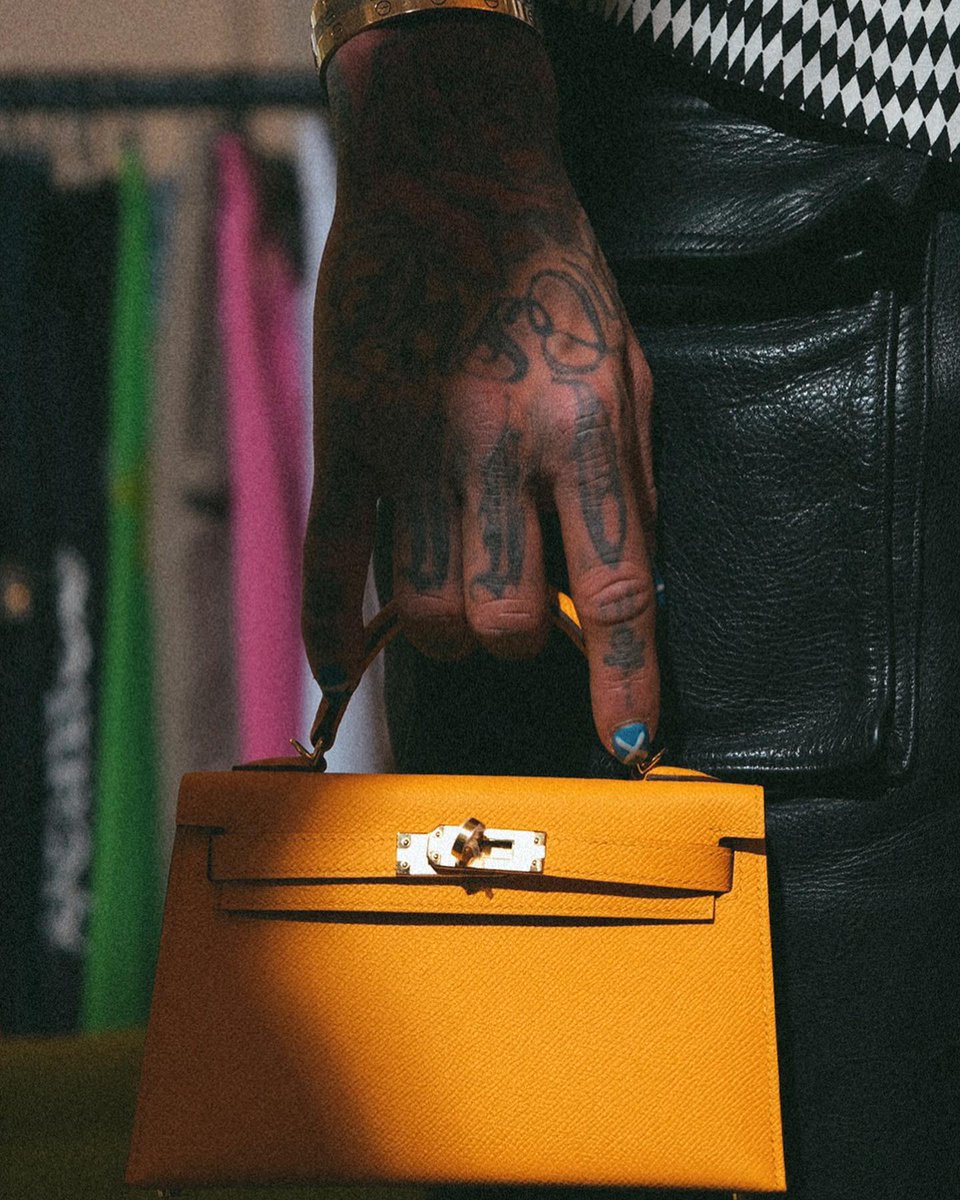 JaneFinds tweet media