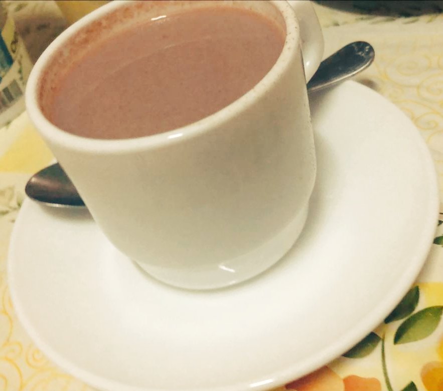 acpd1994's tweet photo. No somos más
que el tiempo que nos queda
caminando hacia el olvido
que seremos.
Es duro, pero es así.
El resto, literatura.
Lo mejor 
es no pensarlo mucho,
seguir andando,
tomar cafés, enamorarse,
ver la lluvia...
#DropBeats #momo_momo https://t.co/UJACEeAAv8