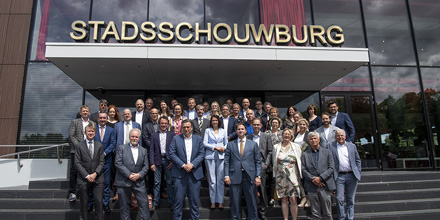 Op 25 mei ondertekenden 28 organisaties een intentieverklaring om Zeeland #klimaatbestendiger te maken. Ook de Zeeuwse overheden tekenden een convenant. <a href="/APijpelink/">Anita Pijpelink</a>: 'Dit moment markeert dat we met elkaar aan de slag gaan met de uitvoering van de #KasZ.' bit.ly/3wGK62Y.