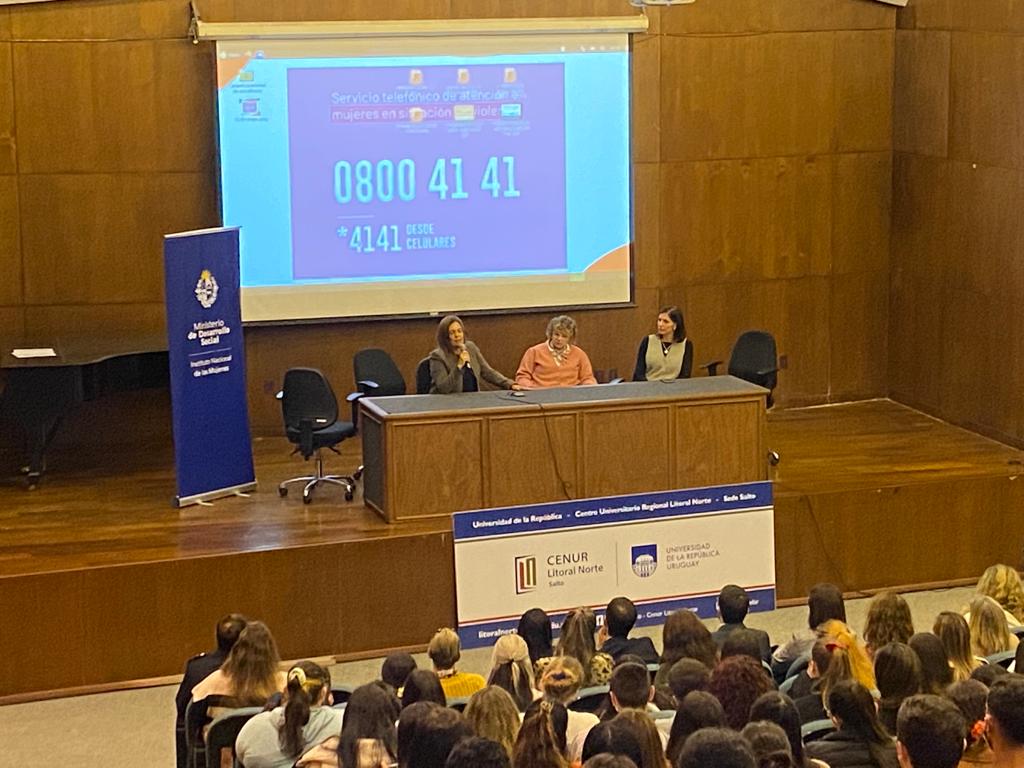 maddalenauy1050's tweet photo. Recursos para abordar la VBG y salud mental de las mujeres Inmujeres organiza y participa MI, Poder Judicial, Fiscalia, Asse, Inau, MSP. En Sala Magna de la Udelar. Excelente jornada en Salto promoviendo igualdad en valores y derechos. .@inmujeres_uy .@MidesSalto .@MnicaBottero https://t.co/n1YHR2njDE