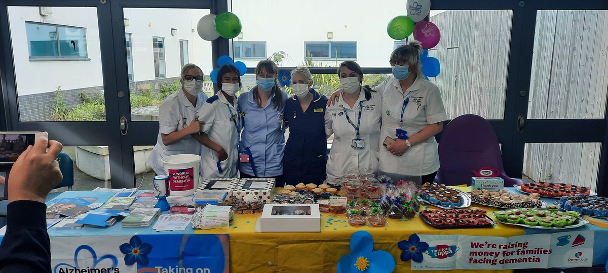 BronteWard01's tweet photo. A huge well done to everyone involved today in our #dementiacakesale we smashed it. Congratulations to all the winners of the raffle too.. and a huge well done also to @mandybarton2 and @jeigrimes for busting out some amazing songs. #teamwork #theharbourrocks https://t.co/IBnuQWgHKZ