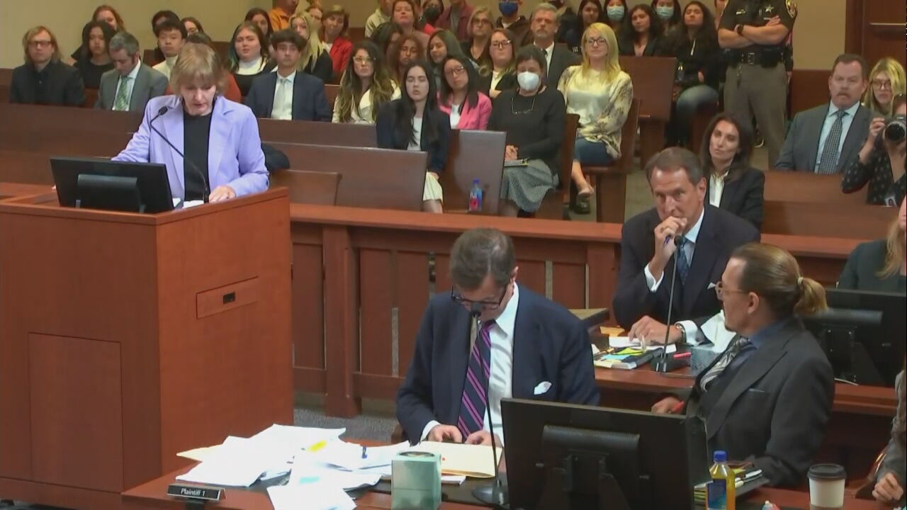 Caroline Patrickis on Twitter "Johnny Depp is staring Elaine down as