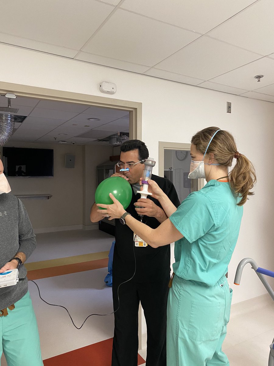 Our @VCU_PCCM fellows got to do some experiments with obstructive spirometry models and Heli-Ox this morning to better understand obstructive physiology and the patient experience @lkbrath @BehrKhan