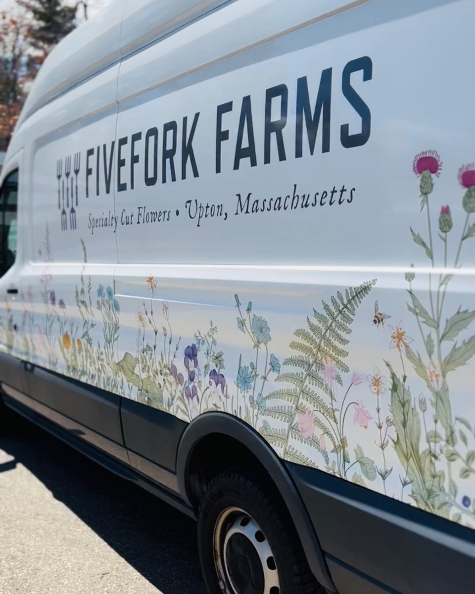 Thank you to our friends @fiveforkfarms for coming to our factory to pick up some ground posts, framing steel, and end wall metal kit for a Nor'Easter.  We appreciate your business 👏🏻 and look forward to a trip down to your farm very soon 🌷 #greenhouse
