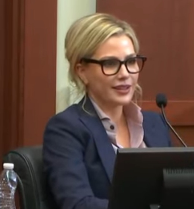 vivoinpace's tweet image. Absolutely wonderful women RESPECT #JusticeForJohnnyDepp
#katemoss
#drcurry #camillavasquez 
#penneyazcarate