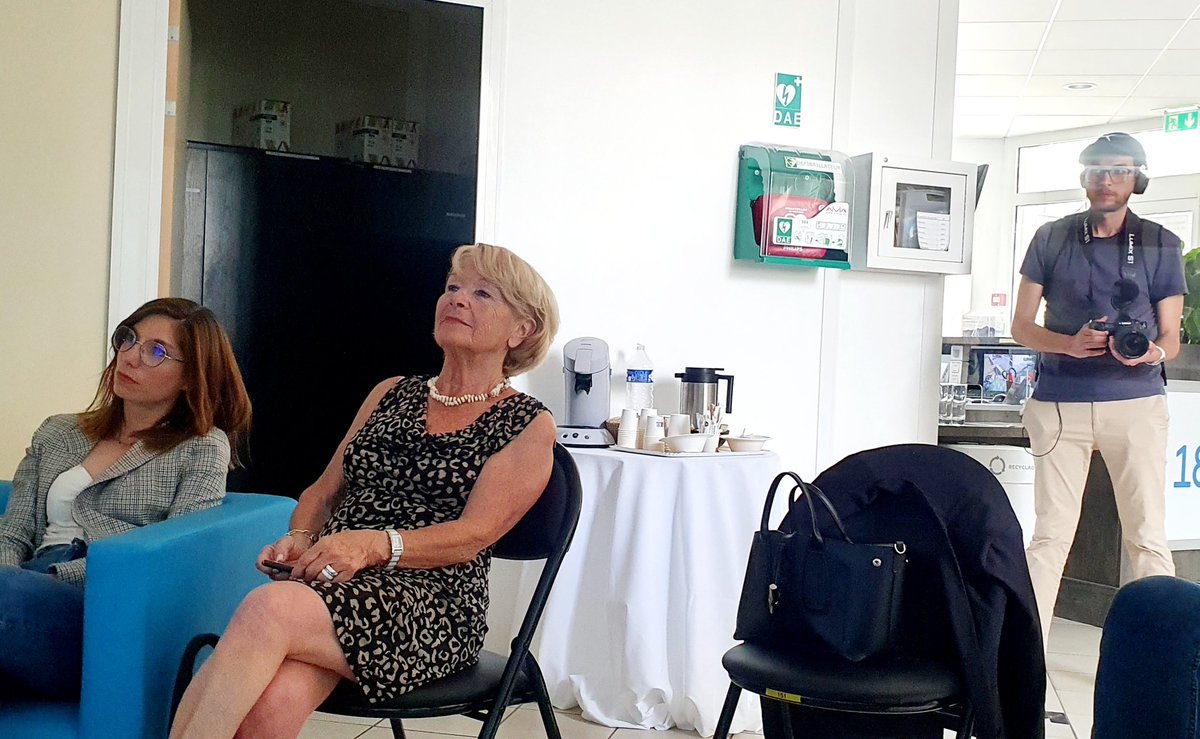 🔴 Sur le plateau TV de France 3 avec <a href="/AbdiElkandoussi/">𝔸𝕓𝕕𝕚 𝔼𝕝 𝕂𝕒𝕟𝕕𝕠𝕦𝕤𝕤𝕚</a>, co-directeur de campagne de @Saurel_P pour assister au débat entre les candidats aux élections #legislatives2022 sur la #circo3403.
⏰ RDV dès 17h45 sur <a href="/F3OccitanieLR/">France 3 Occitanie</a> pour suivre ce débat animé par Anne-Sophie Mandroux.