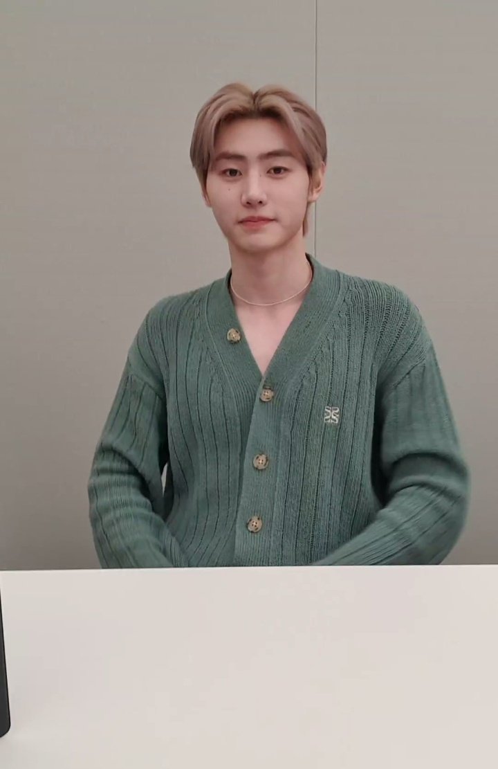 ICExSUN's tweet photo. 훈훈한 밤🌙 -20220525 
- a thread - https://t.co/4eq0PbCE4T