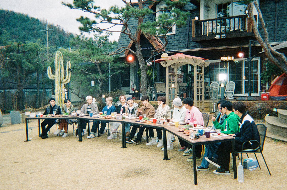 ROCKETDIN0's tweet photo. INI TEMPAT YANG DIPAKE BUAT SYUTING KONTEN NCT DREAM YANG 7'LLIN GA SII https://t.co/eeLoWK6bzn