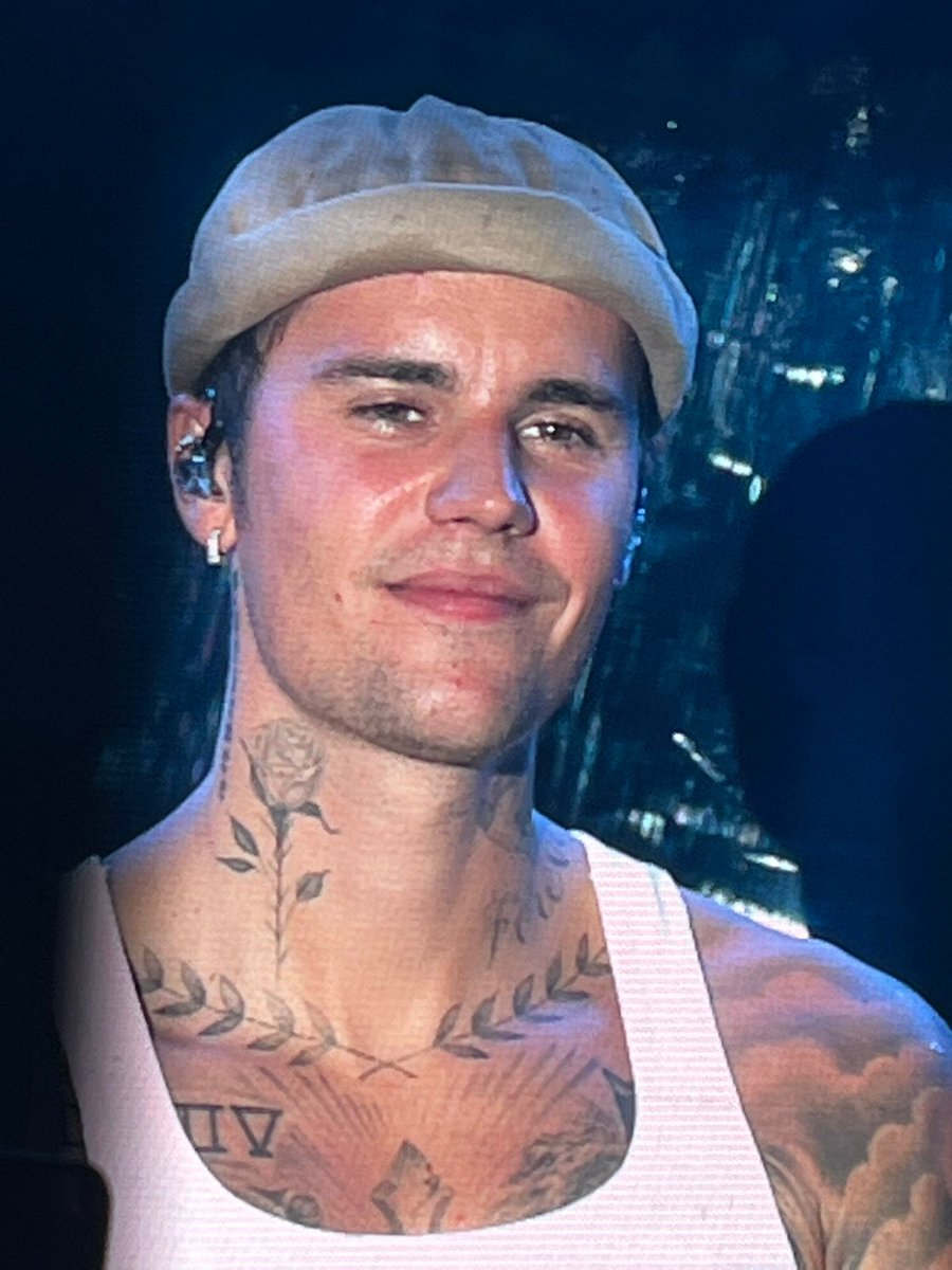 postsjustin's tweet image. justin bieber.