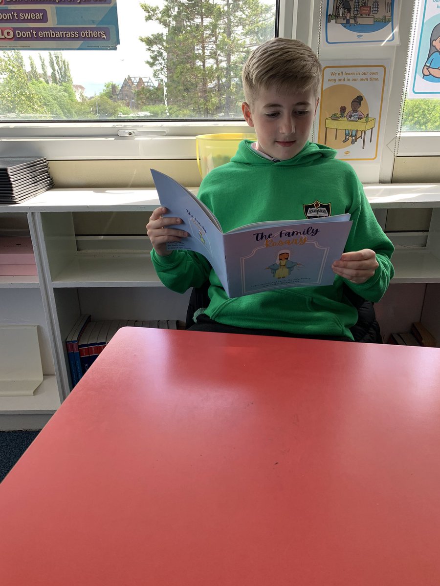 StAugustine_PS's tweet photo. Room 10 P7 used our new resource from @FrKane when reciting the Rosary. We have said a decade every day and are keeping our family and friends in our prayers @AugustinesYouth #faithvalues #grateful https://t.co/IZqoMO52rW