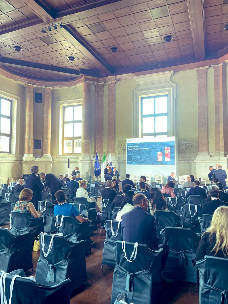 Chiara Trombetta (@trumphy) on Twitter photo Il Roadshow del <a href="/GruppoCDP/">Cassa Depositi e Prestiti</a> fa tappa a Brescia in occasione dell’apertura della nuova sede sul territorio Il Roadshow del <a href="/GruppoCDP/">Cassa Depositi e Prestiti</a> fa tappa a Brescia in occasione dell’apertura della nuova sede sul territorio