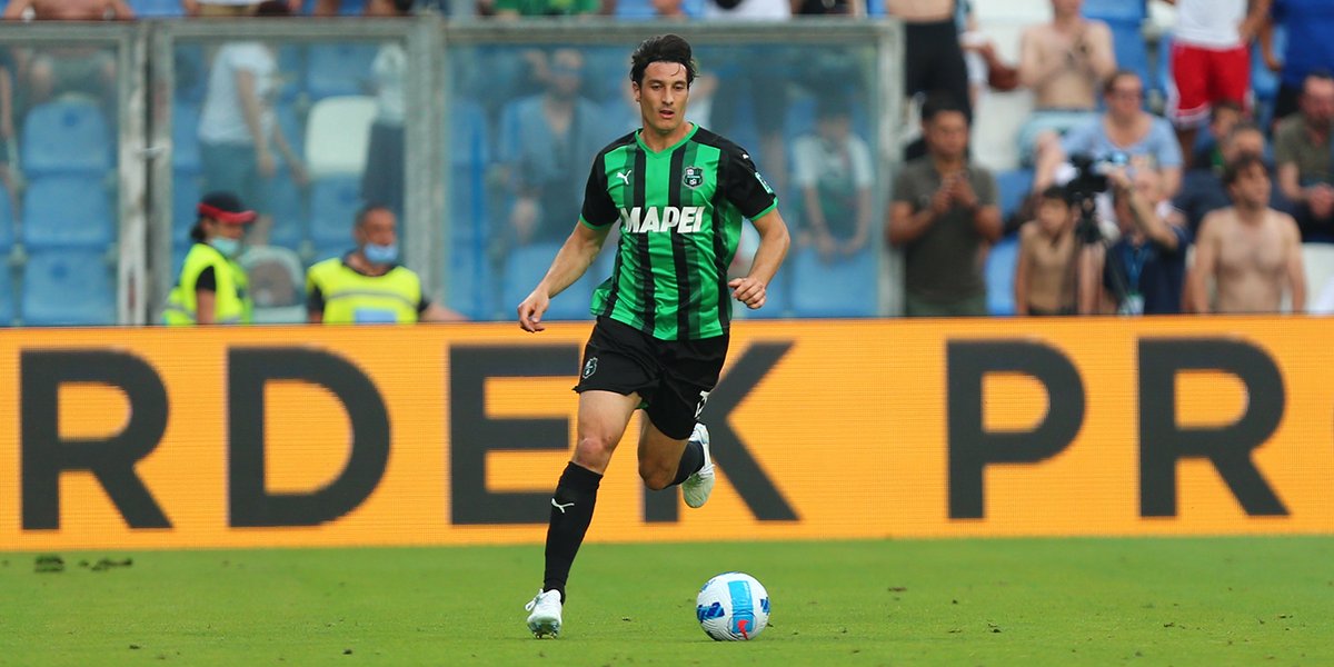 SassuoloUS's tweet photo. Domenica è stata l’ultima partita da calciatore neroverde di Federico #Peluso, il difensore che ha collezionato più presenze con il Sassuolo in Serie A! 

Grazie Fede, rimarrai sempre nella nostra storia 🖤💚

#ForzaSasol https://t.co/akZa6l8ONf
