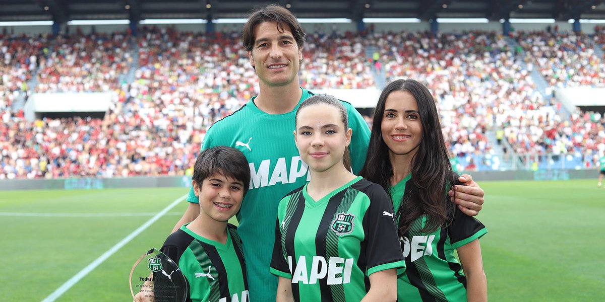 Domenica è stata l’ultima partita da calciatore neroverde di Federico #Peluso, il difensore che ha collezionato più presenze con il Sassuolo in Serie A! 

Grazie Fede, rimarrai sempre nella nostra storia 🖤💚

#ForzaSasol