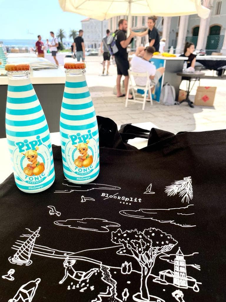 blocksplit's tweet photo. SunβοΈ x Seaπ x Pipiπ
Name a better break combo! πͺ
#BlockSplit3 #Split #Croatia https://t.co/ehCW4V0GI6