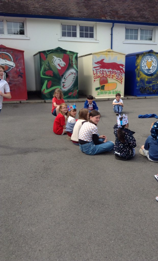 latimerprimary's tweet image. #ClassER and #ClassHC have enjoyed playing traditional games together this afternoon to celebrate the Queen's platinum jubilee 🇬🇧🎉