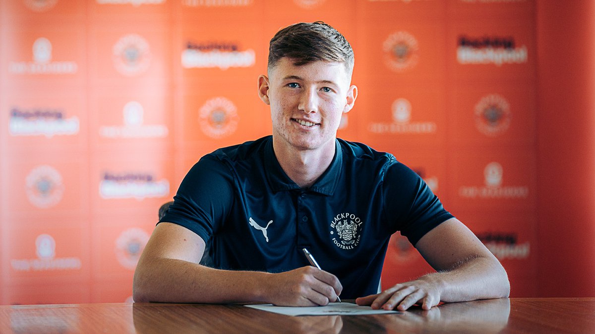 📝 Will Squires signs professional contract with the Seasiders. 

blackpoolfc.co.uk/news/2022/may/…