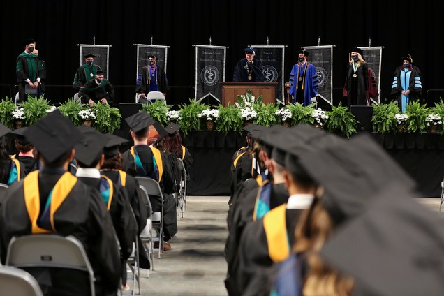 UNTHealth_Pharm's tweet image. Commencement day is here! Congratulations to our Class of 2022 graduates and future pharmacists! 🎓🥼We are so proud of you and can't wait to celebrate with you at 1 pm at Dickies Arena. Tag us in your photos! 📷 #HSCgrad #HSCproud #Classof2022 
Livestream:bit.ly/39J18FO