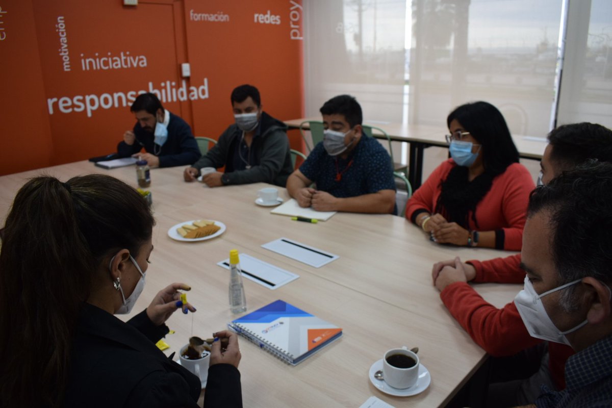 InjuvValparaiso's tweet photo. Se requieren + espacios colaborativos gratuitos para apoyar emprendimiento juvenil🚀 regional.
Por eso, seremi @cecarrami visitó nuestro #INHub para conocer avances de obra y actividades en pronta inauguración✨

#Valparaíso #VinadelMar #Quilpué #VillaAlemana #Limache #Quillota https://t.co/RYJAcVGfX2