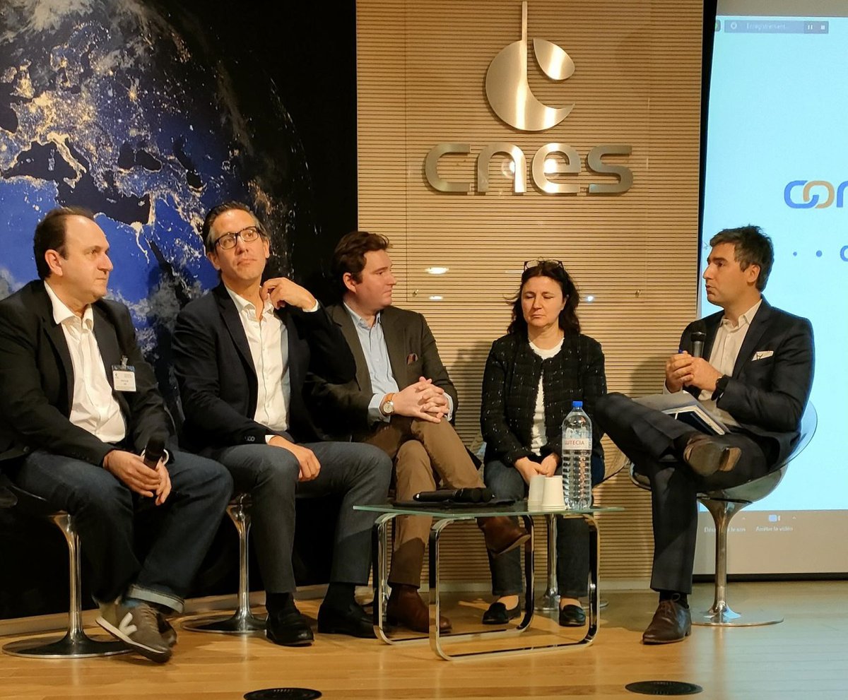 This morning <a href="/maximeputeaux/">Maxime Puteaux</a> had the pleasure to moderate a panel on #SpaceSituationalAwareness #SSA featuring <a href="/sharemyspacee/">Share My Space</a>, <a href="/space_able/">SpaceAble</a>, #ExpansionVentures &amp; <a href="/ArianeGroup/">ArianeGroup</a>.
Thank you <a href="/ConnectbyCNES/">Connect by CNES</a> and <a href="/Alli_NewSpaceFR/">Alliance NewSpace France</a> for having us on stage!