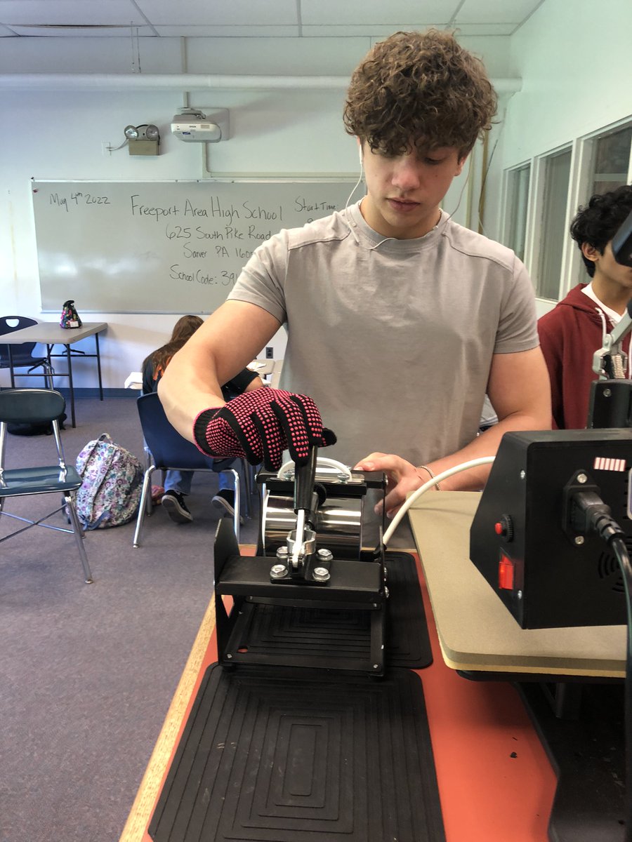 FasdFoundation's tweet photo. Mrs Shriver and Mrs Roach at the HS made this project a possibility with their Classroom Grant awarded by the FASD Foundation! 
Sublimation Printing - these are GREAT!
@FreeportAreaHS @FreeportAreaSD https://t.co/ja1GyOfBwz