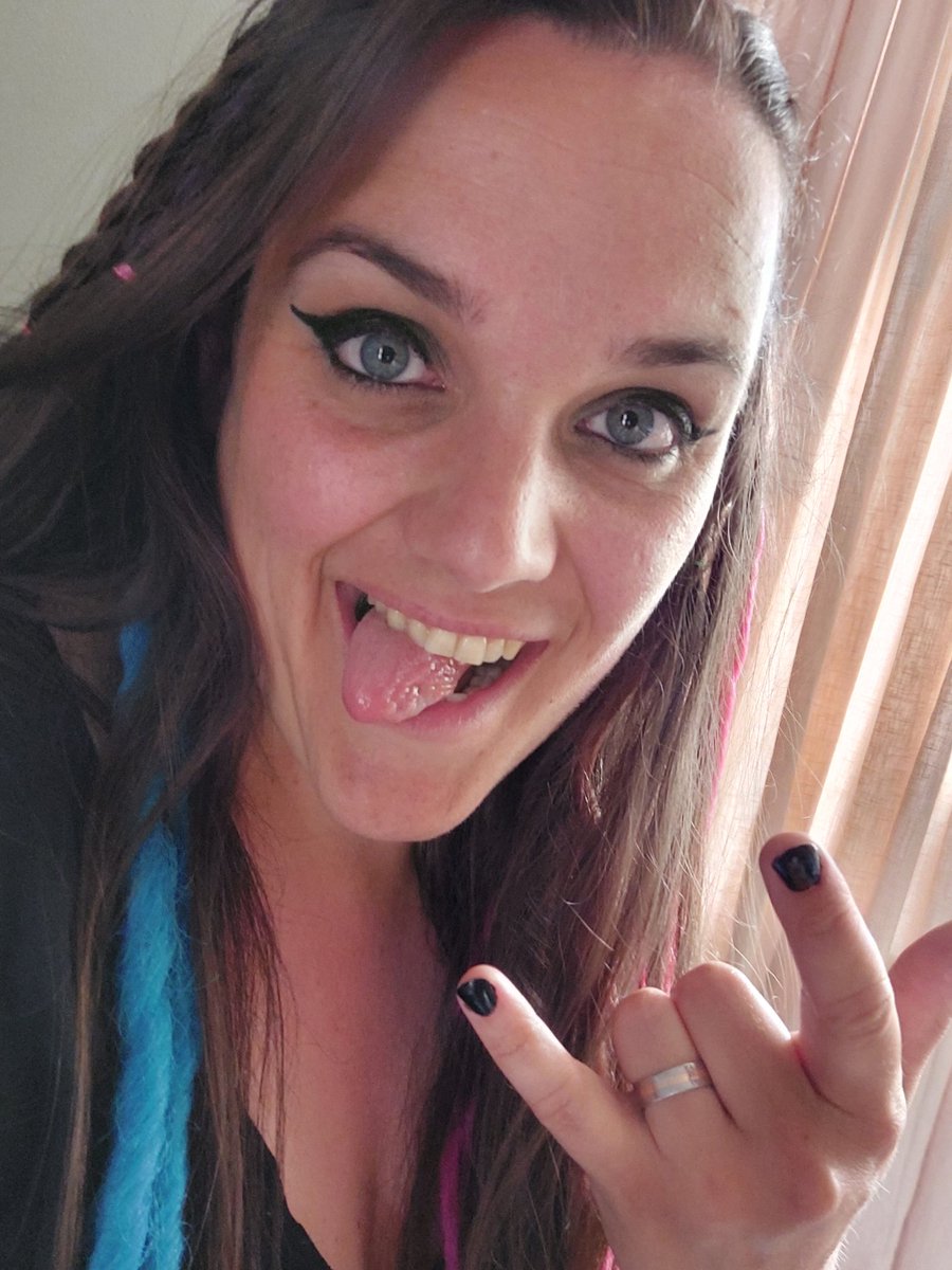 BiancVermeulen's tweet photo. #Headbangen op #Korn vanavond in #Afas!! Zin innnnn!
@KornOfficial 
#Metalgirl #kornfan #twistedtransistor #heretostay #comingundone https://t.co/NgRH8tu1uX