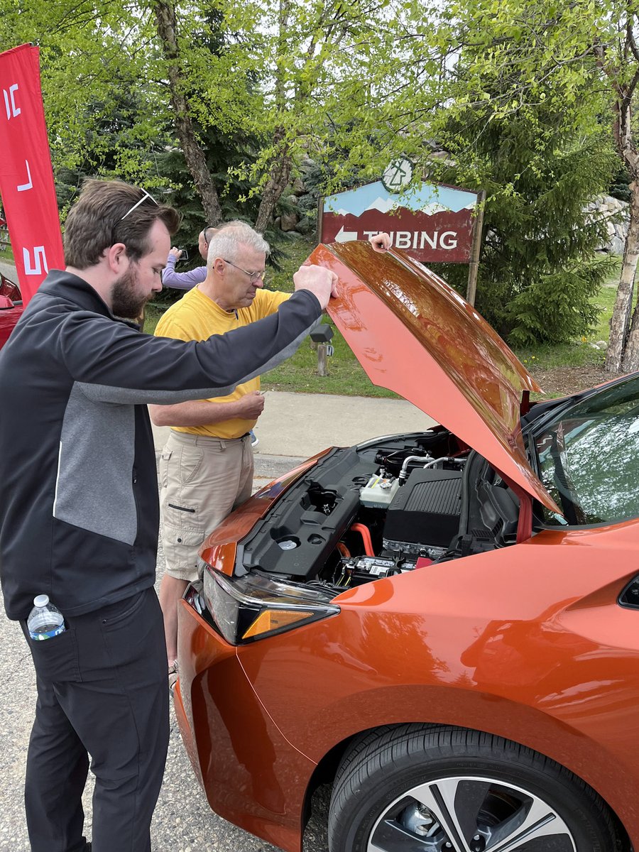 We had so much fun at our second EV Ride & Drive last night! 🚗 🔌 Thank you to the over 100 members that showed up! A big thank you to @buckhillmn, @valleybikeski, and the dealerships that provided vehicles! The event was a big success! #ElectricVehicles #EVs #RideandDrive