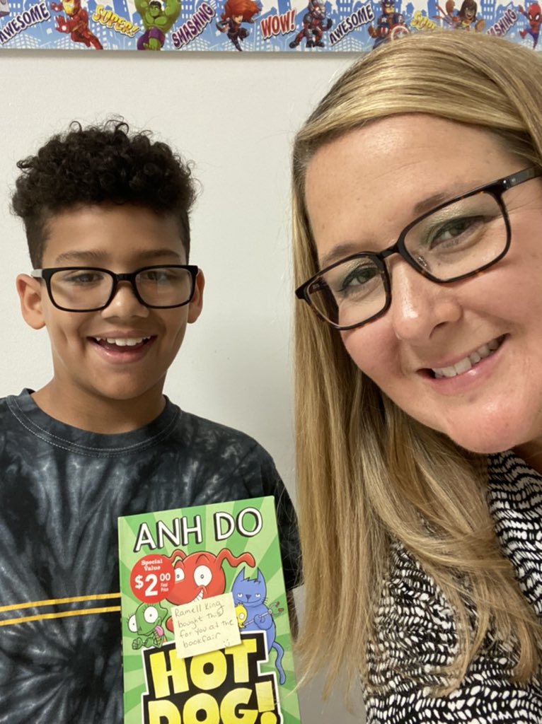 HeritageBears's tweet photo. When a student buys you a book at the book fair because he knows you love reading! ❤️#hierocks https://t.co/lTIzIQ9tH2