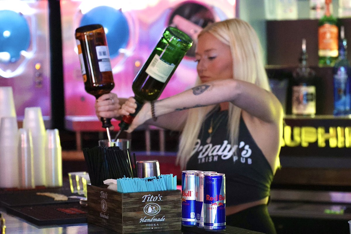 It’s pourin’ outside and inside
#odalys