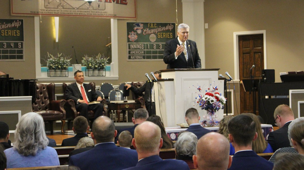 FBC_MD's tweet photo. What a tremendous conference! Thank you @drjefffugate @Mission2America , & Pastor Craig Bush for the strong & timely messages! Each a HOME RUN!
What a blessing to "RALLY" around one another in fellowship, hymns, Bible preaching, and an old-fashioned altar! #It'sRallyTime #RCGC22 https://t.co/rBTiFo9GQ6