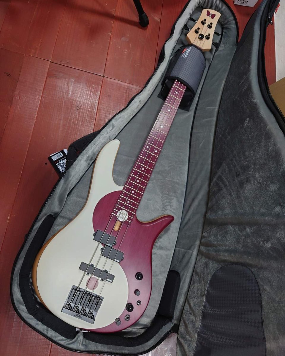 ties__store's tweet photo. MONOにモノを入れてみました。
https://t.co/J6Jk9mwUer
#tiesstore #monocase https://t.co/D6WD4DFgBN
