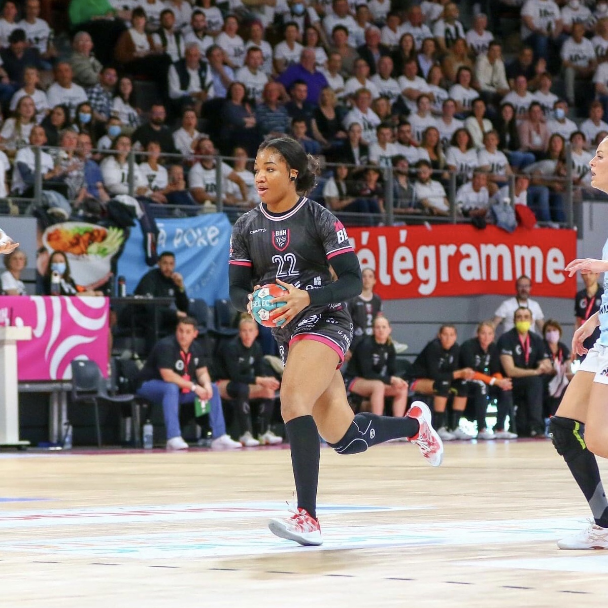 BBH_Officiel's tweet photo. π₯ ππ’π¨π₯ ππ πππ‘πππ π₯
π @MetzHandball
β° Coup d'envoi Γ 15h15
π Les ArΓ¨nes de Metz
π @LBE_Officiel Finale Retour
πΊ @sport_en_france
#bbh #bbhteam #handball #lbe #lfh https://t.co/neTKWhOHxn