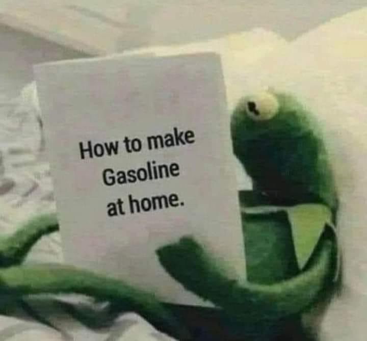 YeeYeeApparel's tweet photo. These gas prices have me like https://t.co/sIUsW0K408