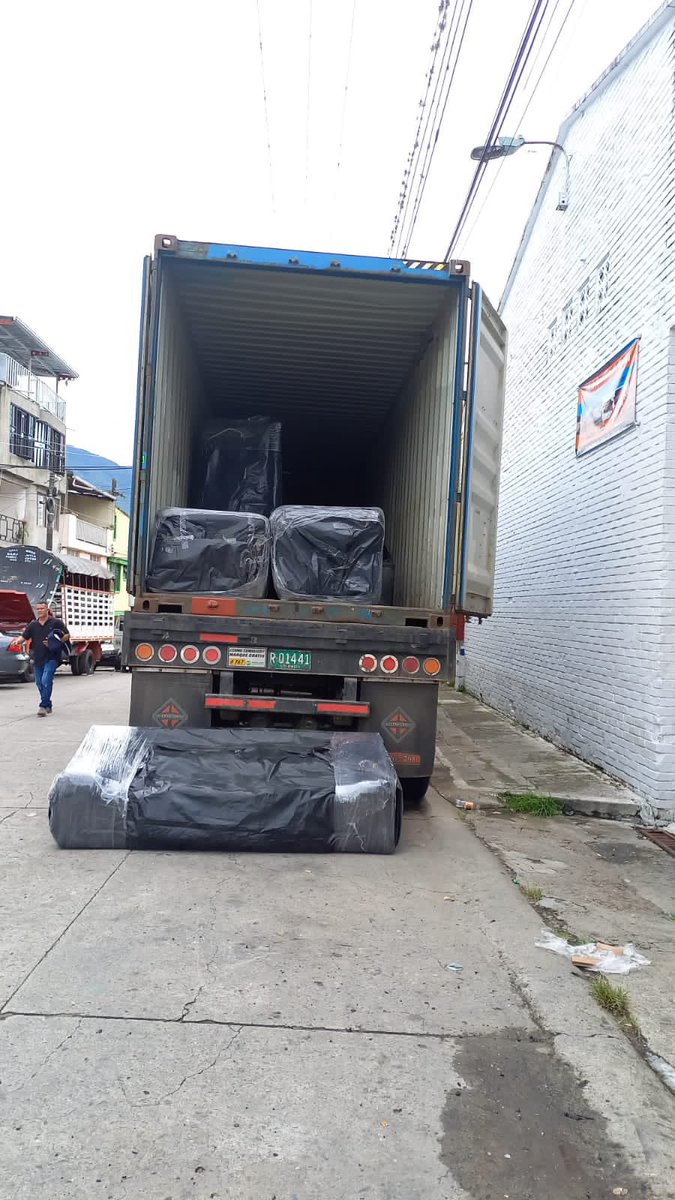norvyleal's tweet photo. Felicitaciones a la empresa #TexmartCombiasas de #Ibague por su despacho de muebles a Panama, gracias  #AcompañamientoExportador @PROCOLOMBIACO. https://t.co/hLyN2ISl3J