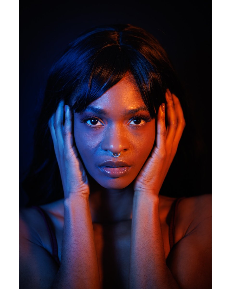 notleyhawkins's tweet photo. Model Dannie Blu by Notley Hawkins. #portrait #model #gels #coloredgels #blue #bluelight #orange #orangelight #warm #warmlight #cool #coolight #lightpaint #lightpainting #dannieblu https://t.co/gFl5D2MIl2 https://t.co/xeqh7MYITj